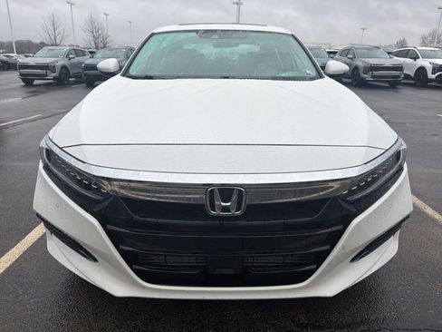 Used 2020 Honda Accord Touring image 3
