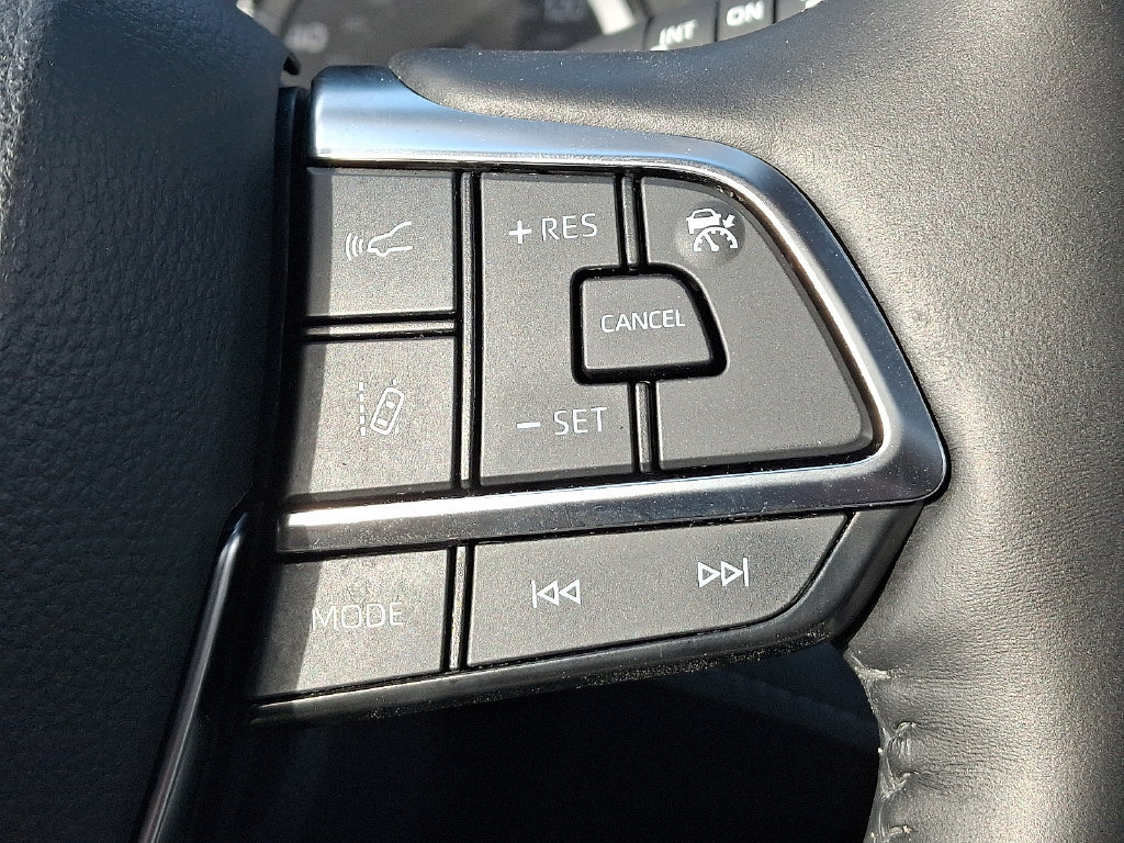 Certified 2021 Toyota Highlander Limited AWD/4WD image 24
