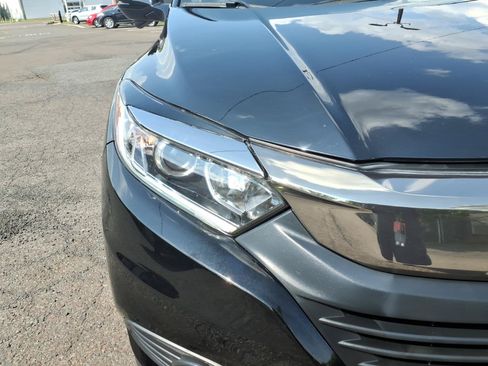 Used 2021 Honda HR-V EX image 10