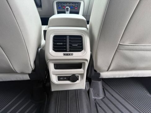 Used 2023 Volkswagen Tiguan SE FWD image 15