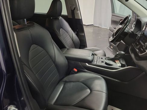 Used 2022 Toyota Highlander XLE image 24