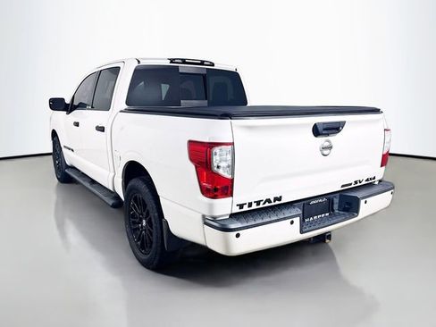 Used 2018 Nissan Titan SV w/ SV Convenience Package image 10