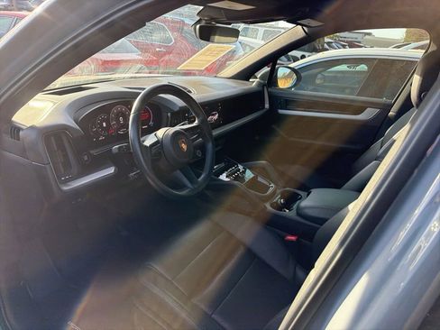 Used 2024 Porsche Cayenne image 10