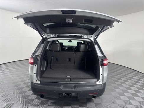 Used 2021 Chevrolet Traverse RS image 11