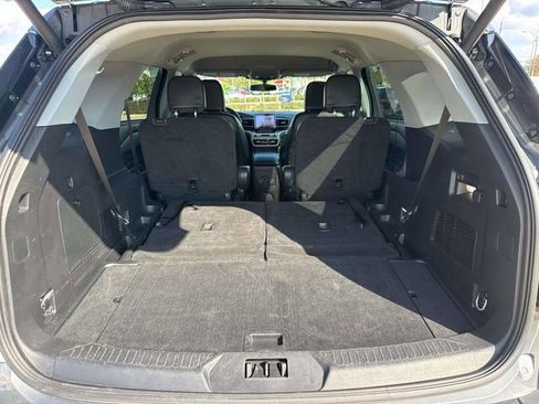 Used 2023 Ford Explorer XLT w/ Equipment Group 202A image 8