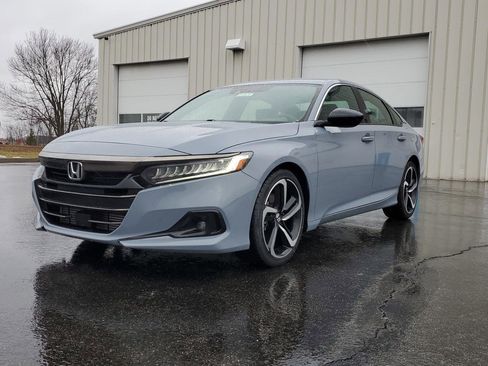 Used 2022 Honda Accord Sport image 3