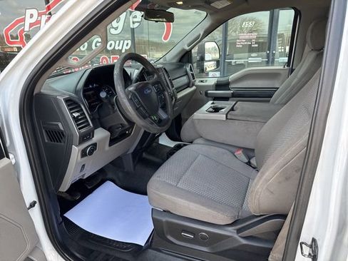 Used 2019 Ford F550 4x4 Crew Cab Super Duty w/ XLT Value Package image 19