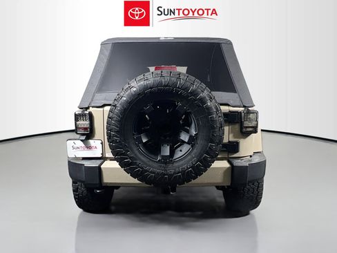 Used 2016 Jeep Wrangler Unlimited Sahara w/ Max Tow Package image 5