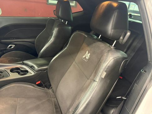 Used 2017 Dodge Challenger R/T Scat Pack RWD image 11