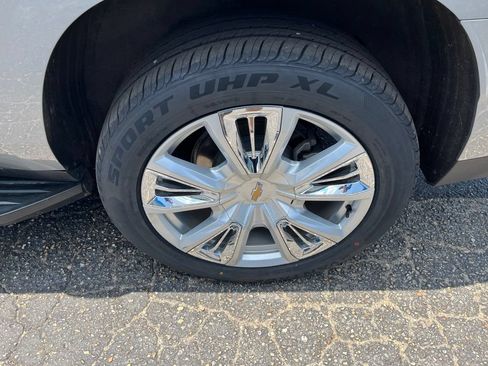 Used 2024 Chevrolet Suburban High Country w/ Max Trailering Package AWD/4WD image 43