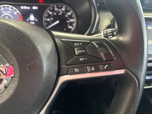 Used 2019 Nissan Kicks SV image 16