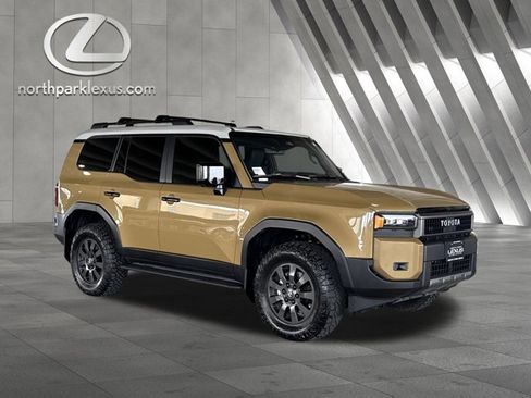Used 2025 Toyota Land Cruiser image 5