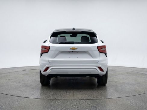 Used 2025 Chevrolet Trax LT FWD image 7