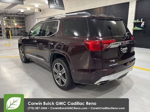 Used 2017 GMC Acadia Denali w/ Technology Package FWD image 4