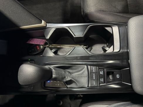 Used 2025 Toyota Camry LE image 17