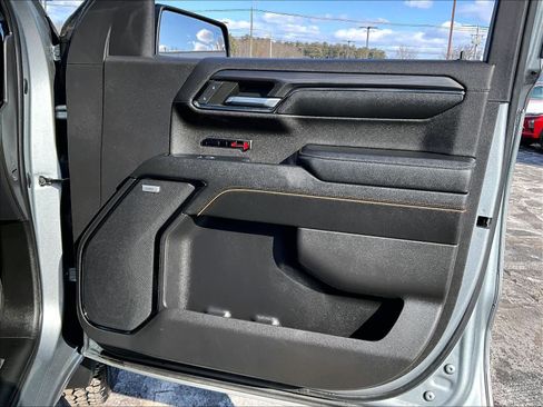 Used 2023 GMC Sierra 1500 AT4 w/ AT4 Preferred Package image 11