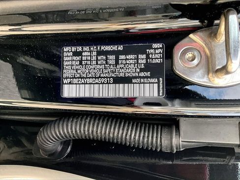 Certified 2024 Porsche Cayenne Coupe AWD/4WD image 26