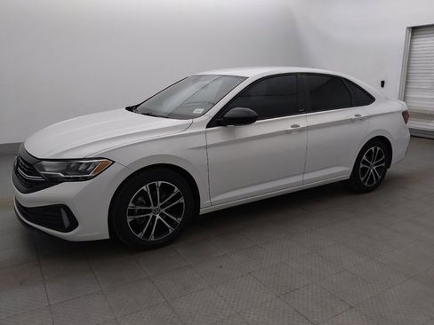 Used 2023 Volkswagen Jetta Sport FWD image 2