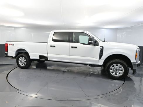 Used 2023 Ford F350 XLT w/ FX4 Off-Road Package image 4