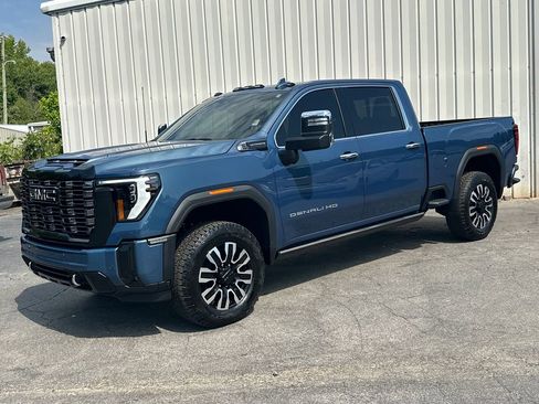 Used 2026 GMC Sierra 2500 Denali Ultimate AWD/4WD image 2