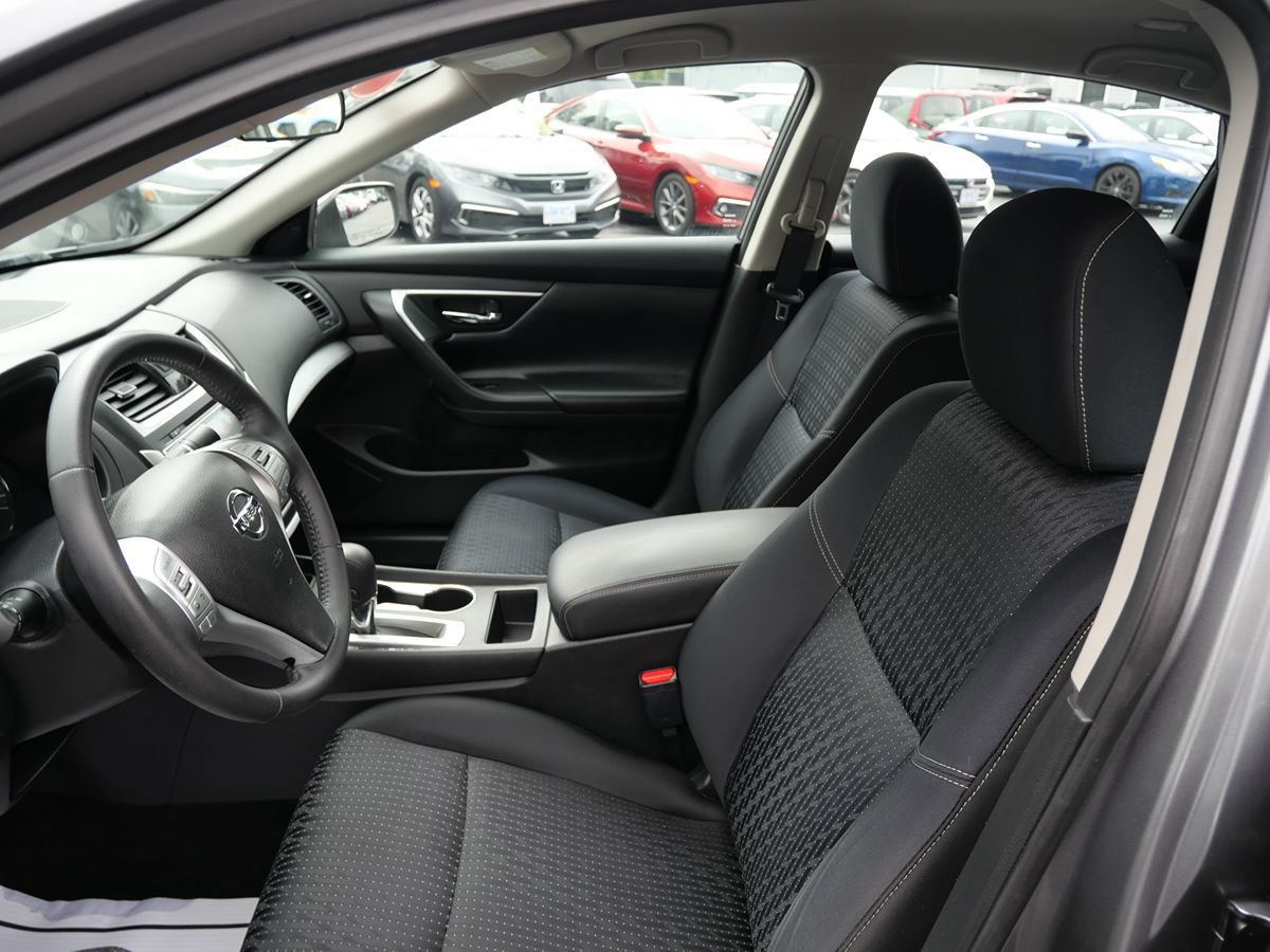 Used 2016 Nissan Altima 2.5 SV FWD image 10