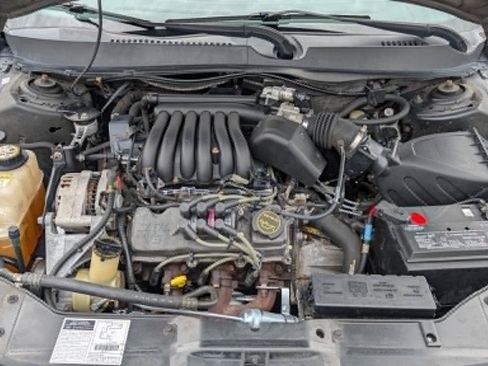 Used 2002 Ford Taurus SE FWD image 11