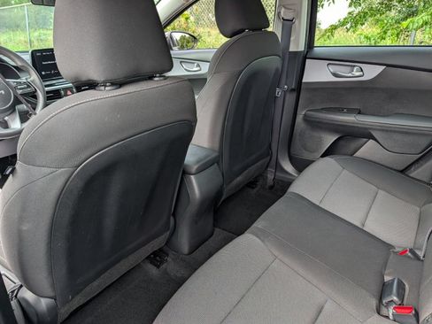 Used 2024 Kia Forte LXS w/ LXS Technology Package FWD image 19