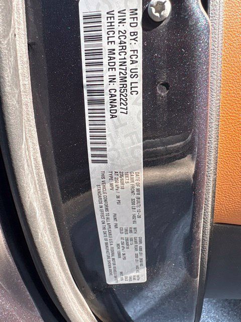 Used 2021 Chrysler Pacifica Pinnacle FWD image 6