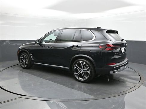 New 2026 BMW X5 xDrive50e w/ Premium Package image 5
