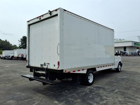 Used 2024 Chevrolet Express 3500 w/ Power Convenience Package RWD image 5