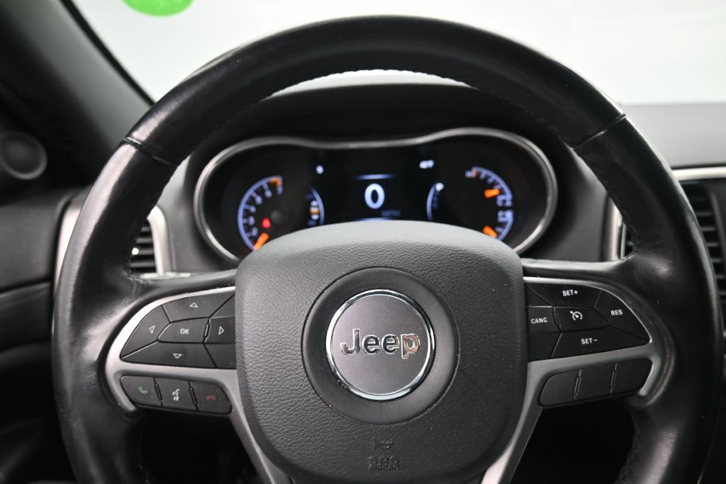 Used 2021 Jeep Grand Cherokee Laredo AWD/4WD image 12