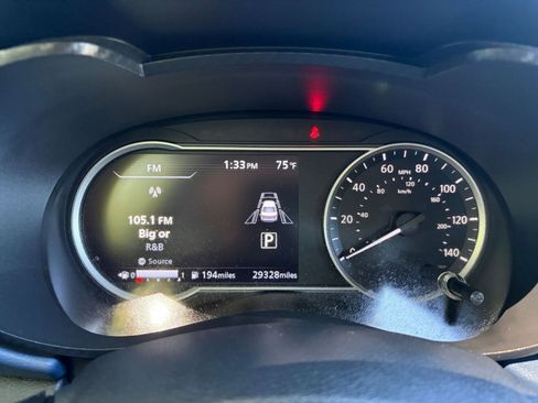 Used 2025 Nissan Versa SV FWD image 38