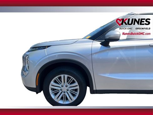 Used 2022 Mitsubishi Outlander ES AWD/4WD image 13