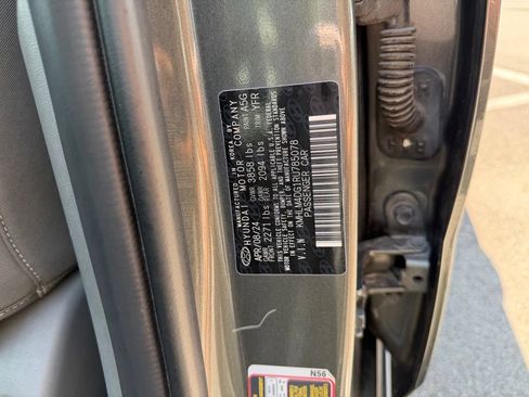Used 2024 Hyundai Elantra SEL FWD image 32