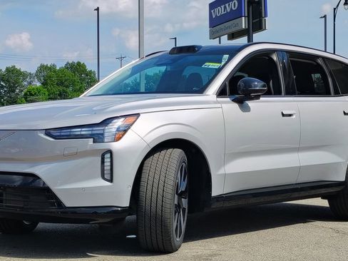 New 2025 Volvo EX90 Ultra image 6