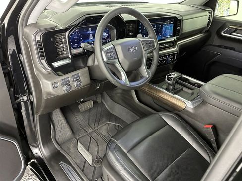 Used 2025 Chevrolet Silverado 1500 RST w/ Z71 Off-Road Package image 8