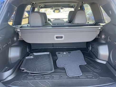 Used 2025 Subaru Forester Limited w/ Popular Package image 9