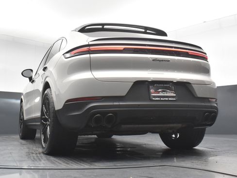 Used 2024 Porsche Cayenne Coupe image 25