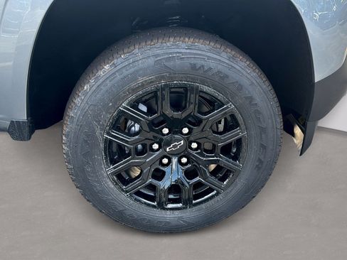 New 2026 Chevrolet Colorado W/T w/ WT Custom Package AWD/4WD image 3