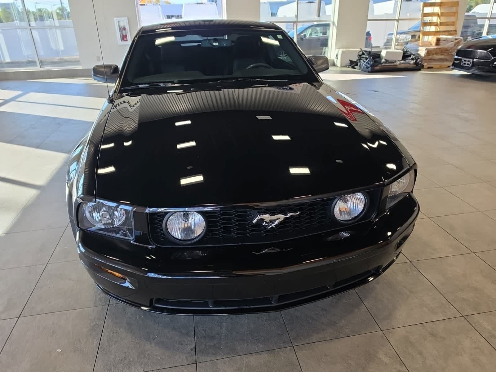 Used 2008 Ford Mustang GT RWD image 2