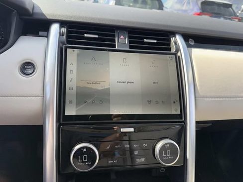 Used 2025 Land Rover Discovery S AWD/4WD image 30