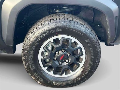 Certified 2025 Toyota Tacoma TRD Off-Road image 12