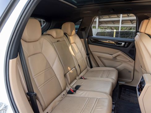 Certified 2023 Porsche Cayenne S image 48