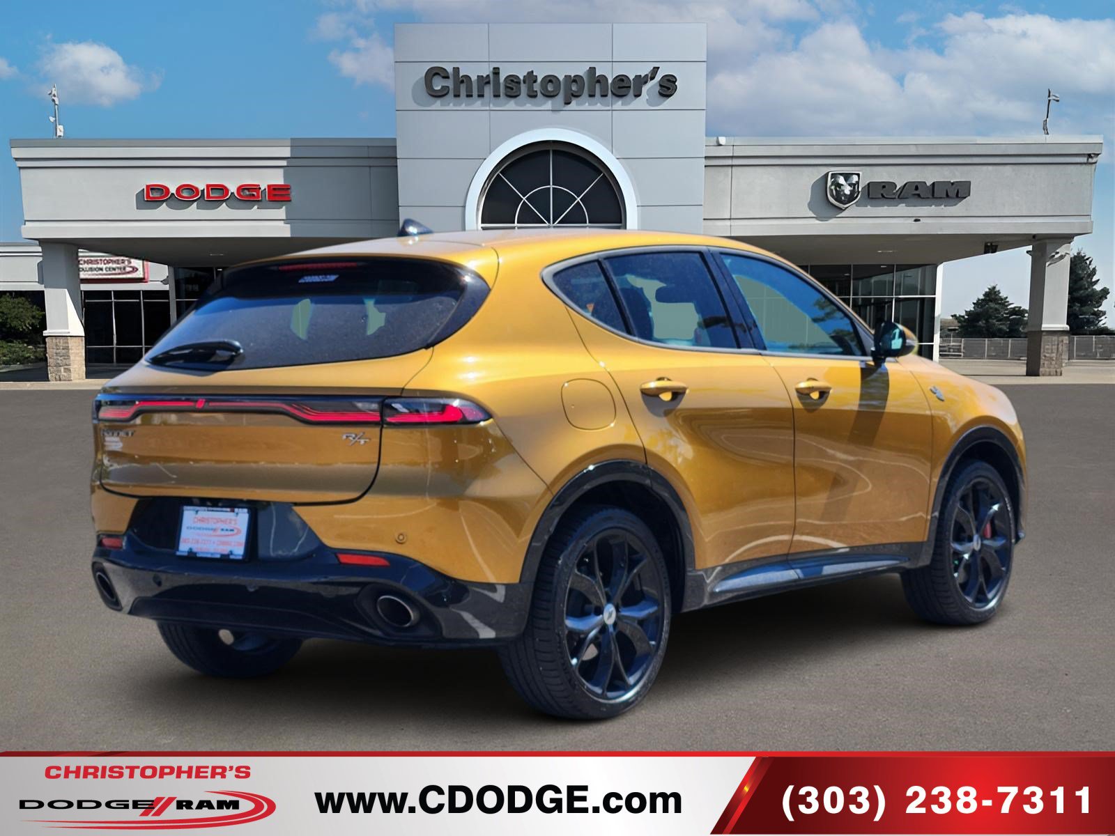 Used 2024 Dodge Hornet R/T w/ Track Pack AWD/4WD image 3