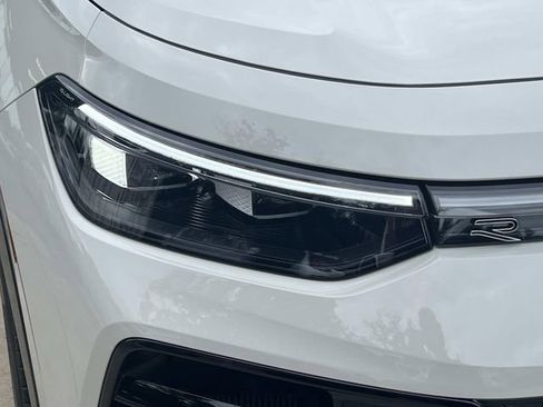 New 2026 Volkswagen Tiguan SEL R-Line AWD/4WD image 7