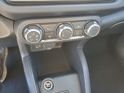 Certified 2025 Nissan Kicks Play S image 27