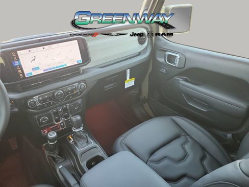Used 2025 Jeep Wrangler Unlimited Sport AWD/4WD image 15