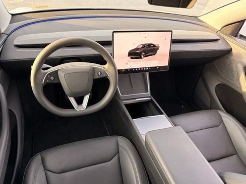 Used 2026 Tesla Model Y 2WD image 6