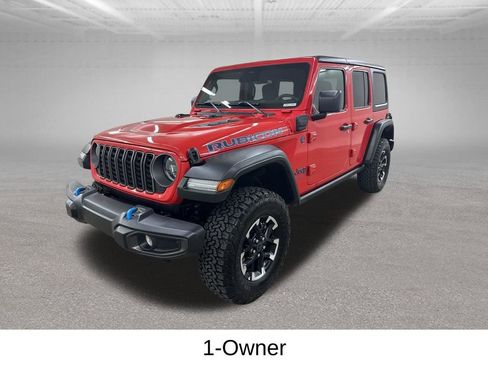 Used 2025 Jeep Wrangler Unlimited Rubicon 4xe w/ Convenience Group AWD/4WD image 7