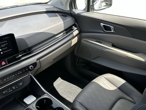 New 2026 Kia Carnival EX FWD image 12